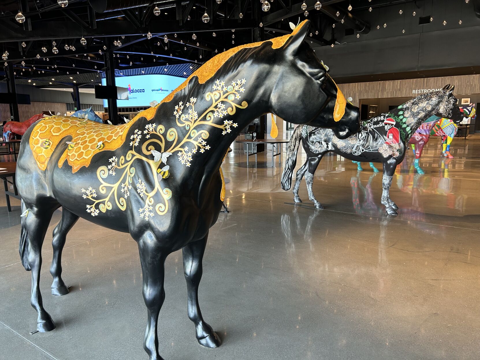 Galopolooza Horse Statue